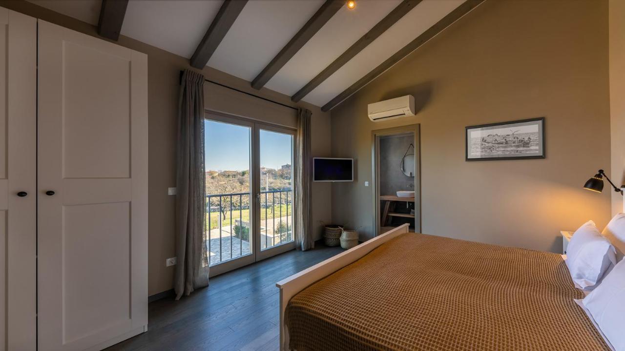 Villa & Jardin - Luxury Villa With Swimming Pool Vrh  Eksteriør billede